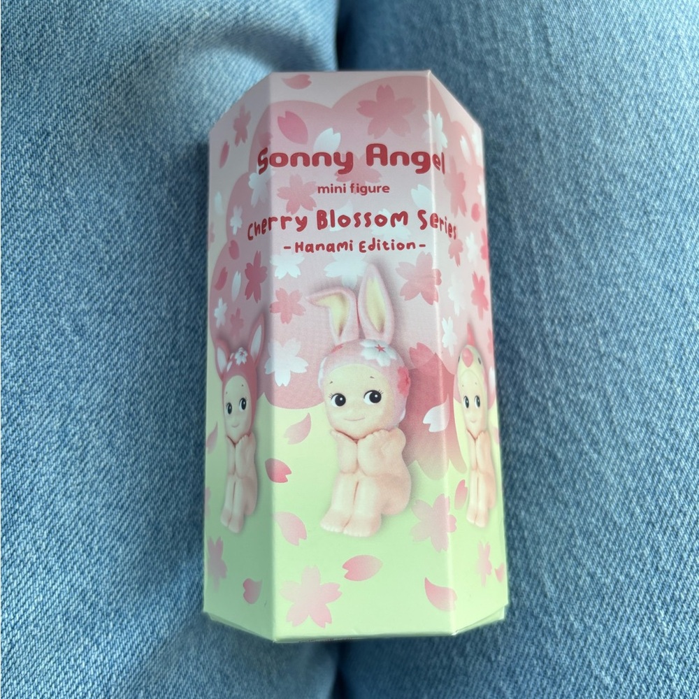 Sonny Angels Cherry Blossom Series Mini Figure (Parrot)